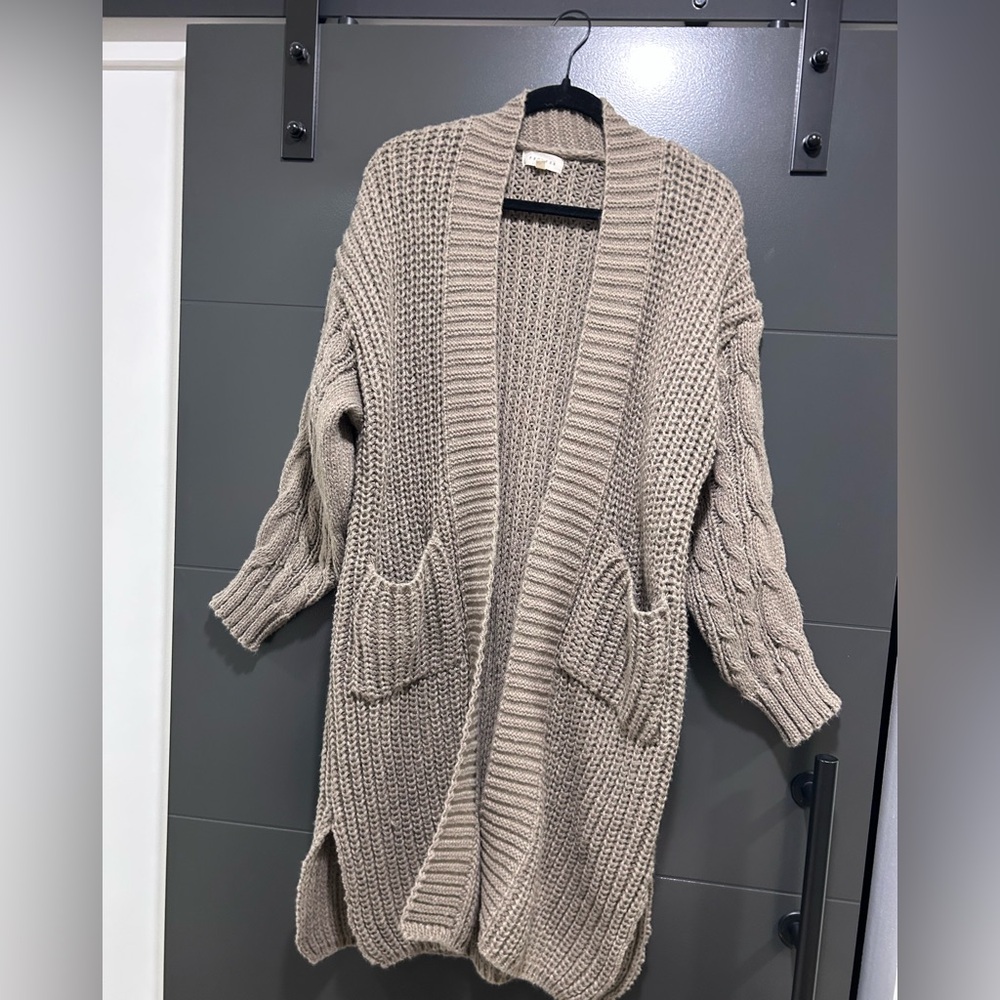 Promesa Women’s Size Small (Oversized) Taupe Knit Cardigan Sweater